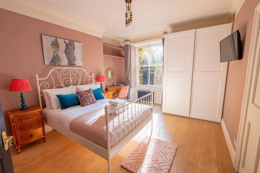 The Retreat Stockbridge * Edinburgh